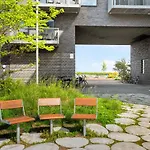 Sanders Arena - Dreamy One-Bedroom Apartment Close To Metro Station